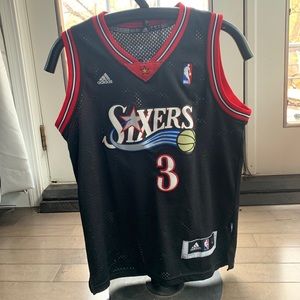 Allen Iverson Philadelphia 76ers black jersey